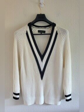 rag & bone Talia White V-Neck Sweater with Black Trim. Size M Oversized.